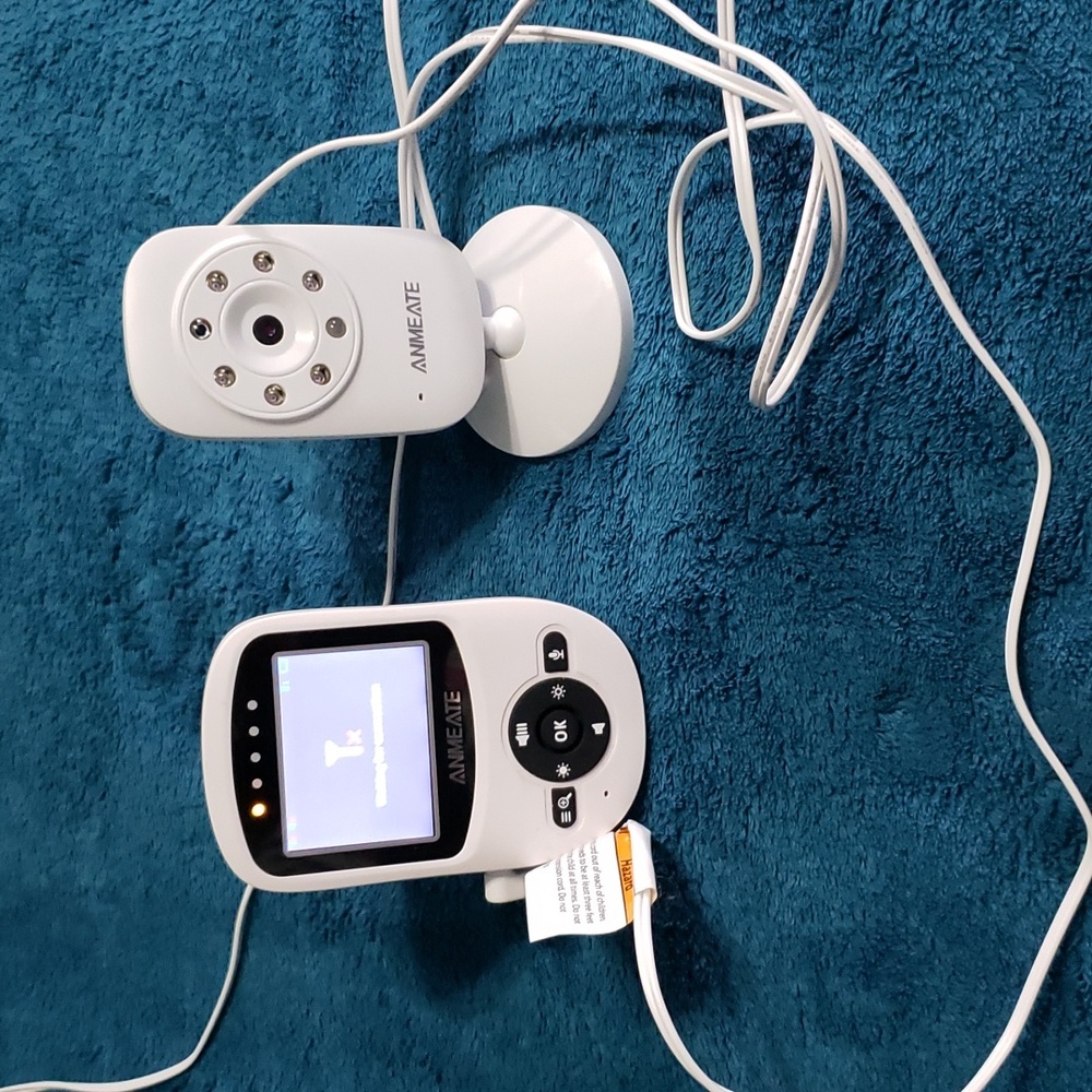 Anteater camera video monitor, screen and one cord.